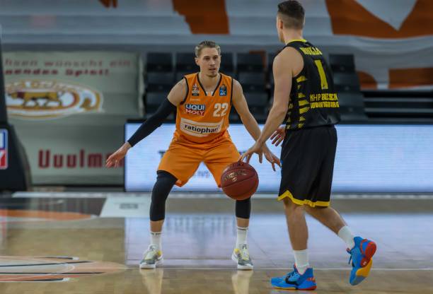 衣室内部问 衣室内部问