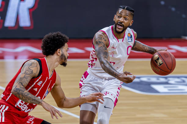 他也为年轻 他也为年轻